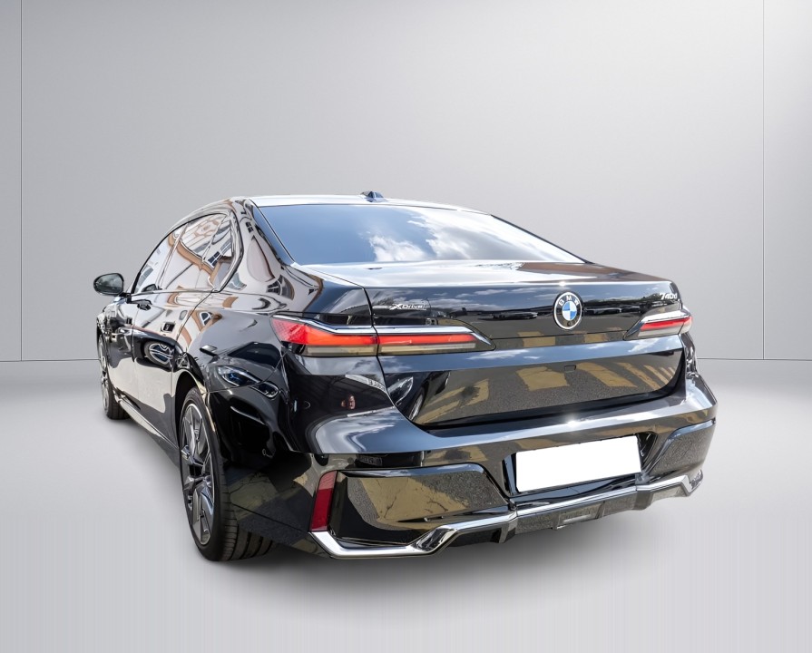 BMW Seria 7 740d xDrive M-Sport (3)