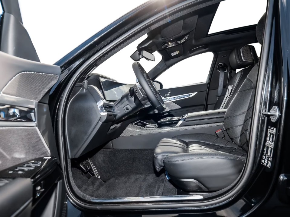 BMW Seria 7 740d xDrive M-Sport - foto 13