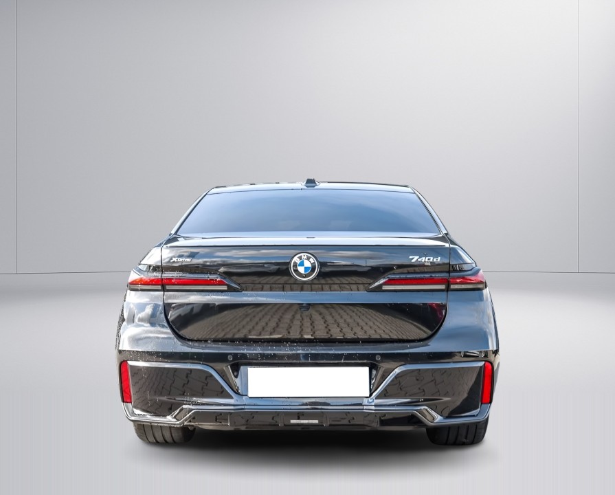 BMW Seria 7 740d xDrive M-Sport (4)