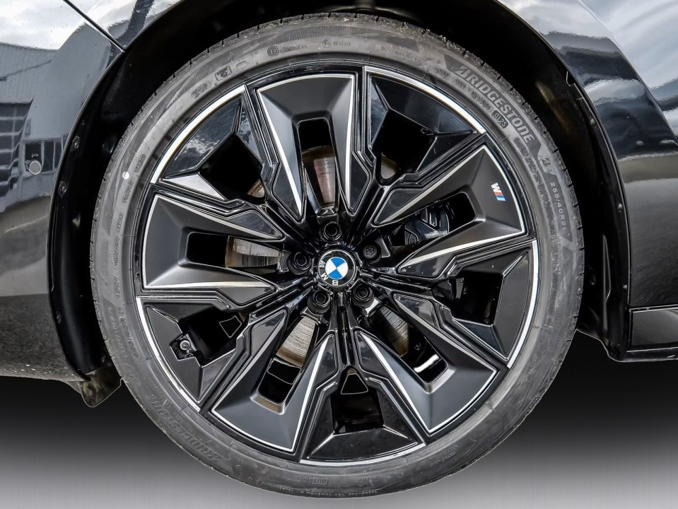 BMW Seria 7 740d xDrive M-Sport - foto 23