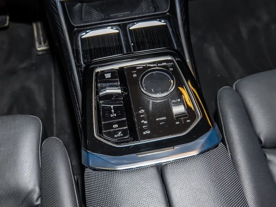 BMW Seria 7 740d xDrive M-Sport - foto 16