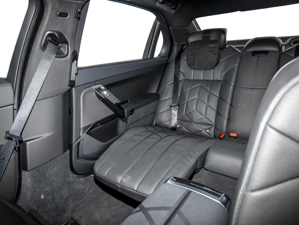 BMW Seria 7 740d xDrive M-Sport - foto 8