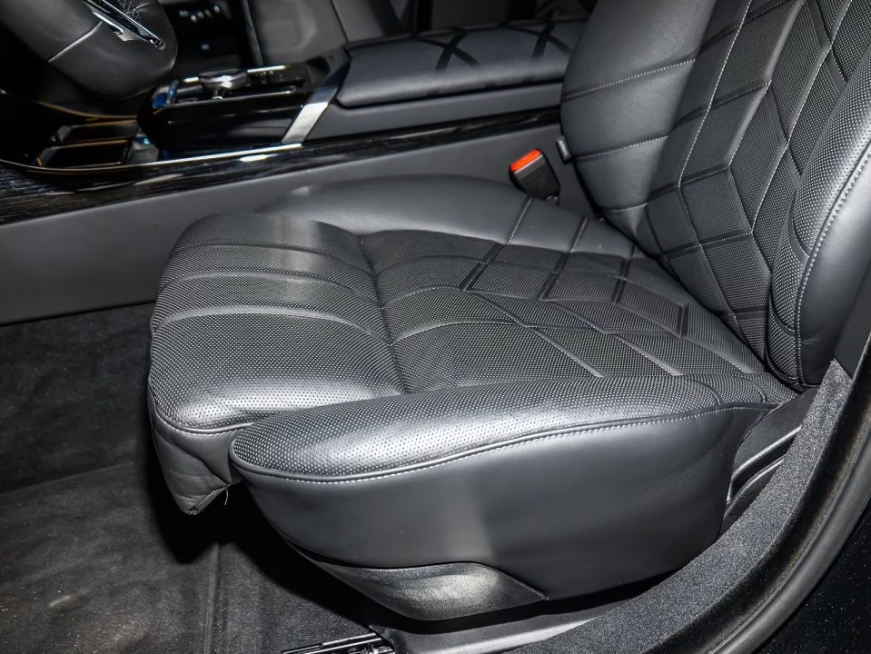 BMW Seria 7 740d xDrive M-Sport - foto 17