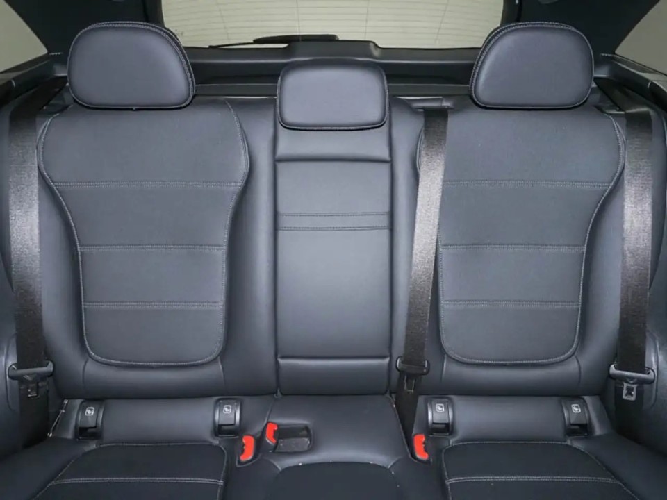 Mercedes-Benz GLC 300 4MATIC AMG - foto 7