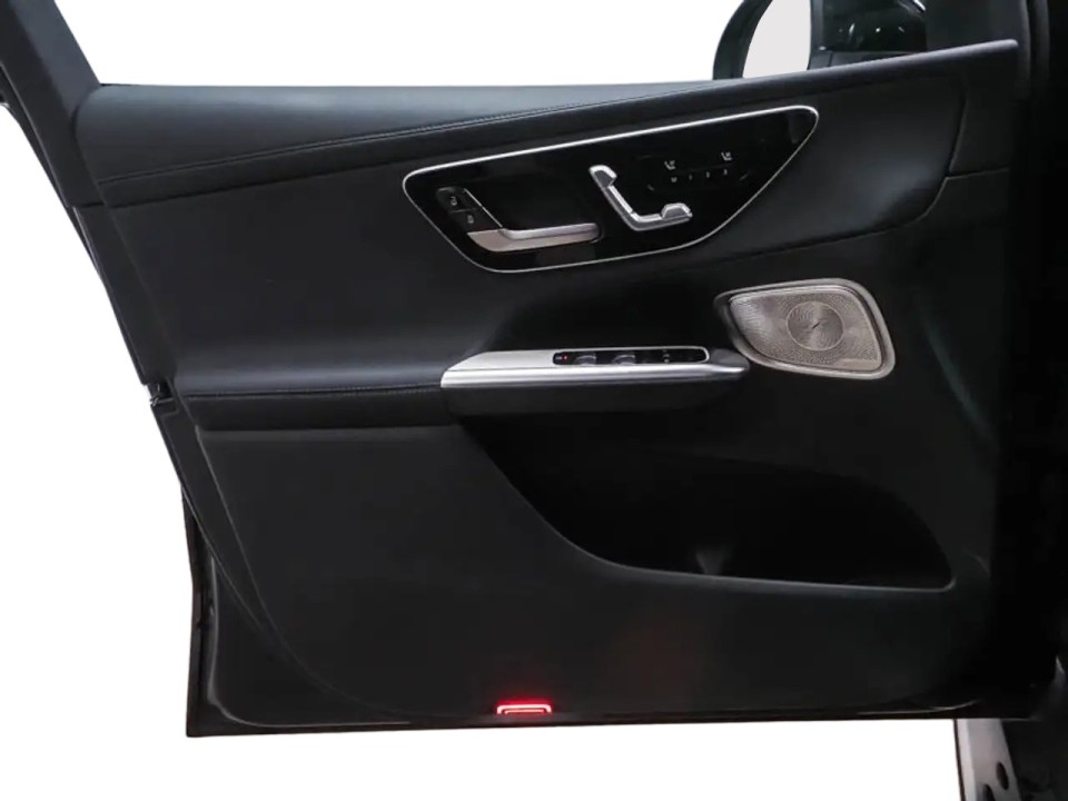 Mercedes-Benz GLC 300 4MATIC AMG - foto 8