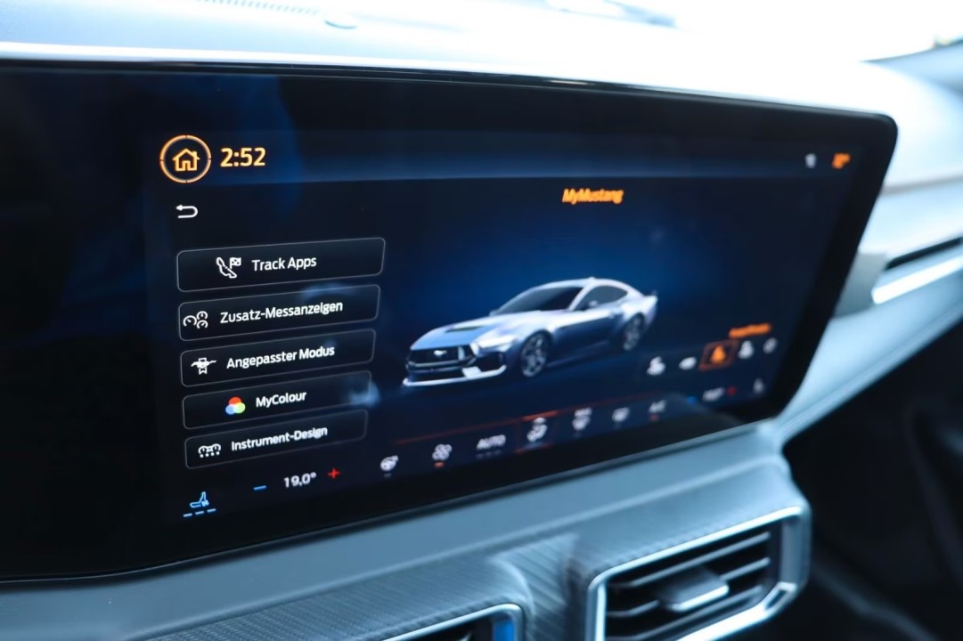 Ford Mustang - foto 19