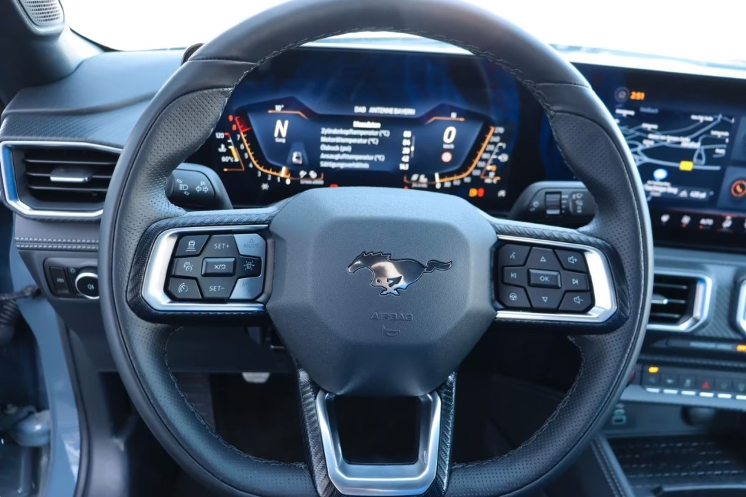 Ford Mustang - foto 11