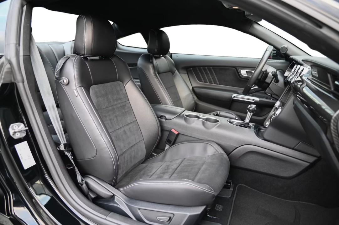 Ford Mustang - foto 18