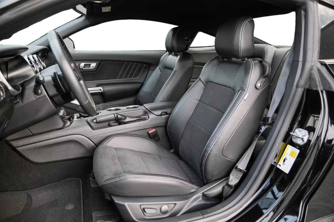 Ford Mustang - foto 16