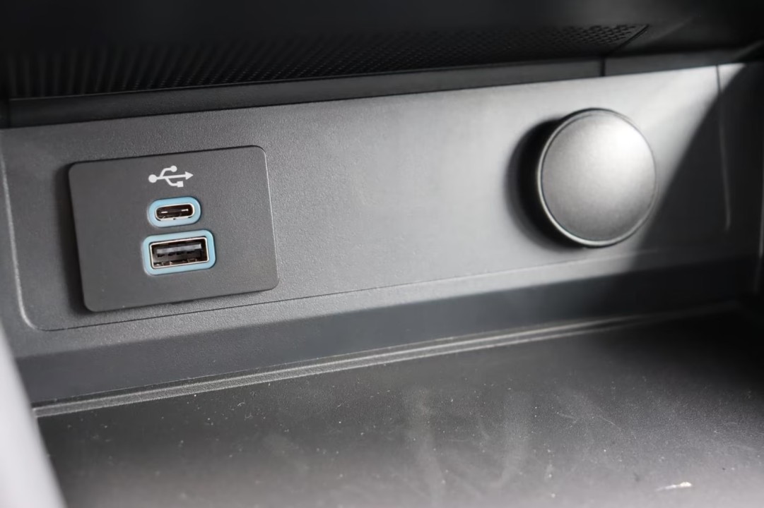 Ford Mustang V8 GT Fastback - foto 41