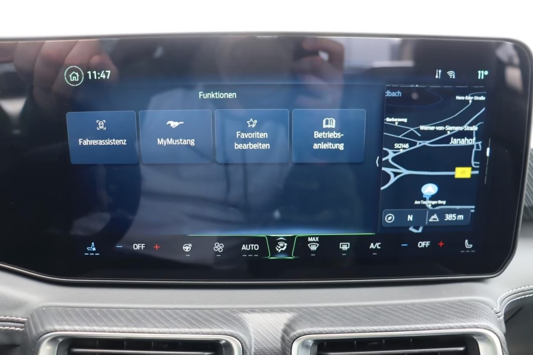 Ford Mustang V8 GT Fastback - foto 31