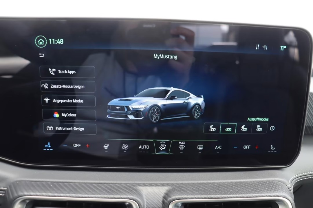 Ford Mustang V8 GT Fastback - foto 21