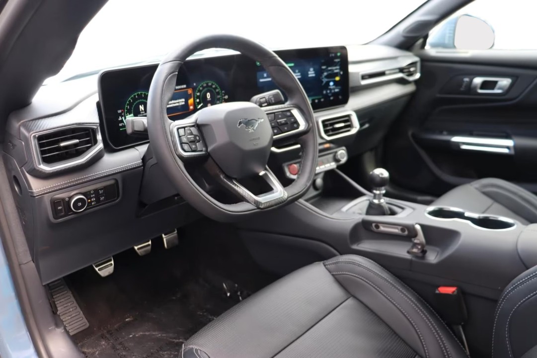 Ford Mustang V8 GT Fastback - foto 10