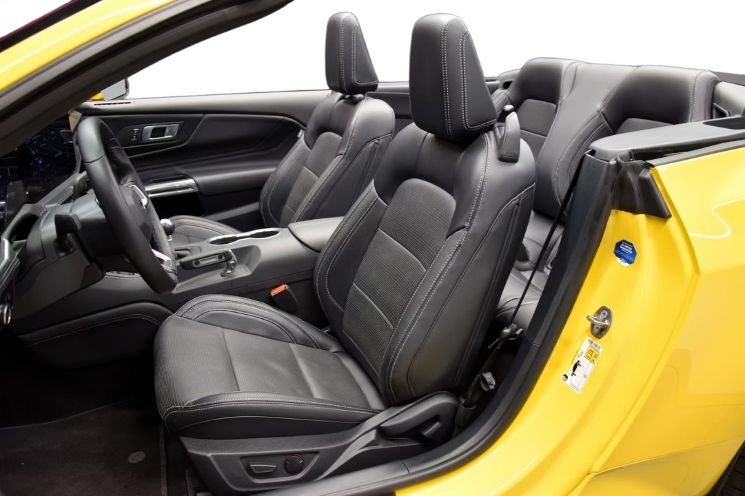 Ford Mustang GT Convertible - foto 12