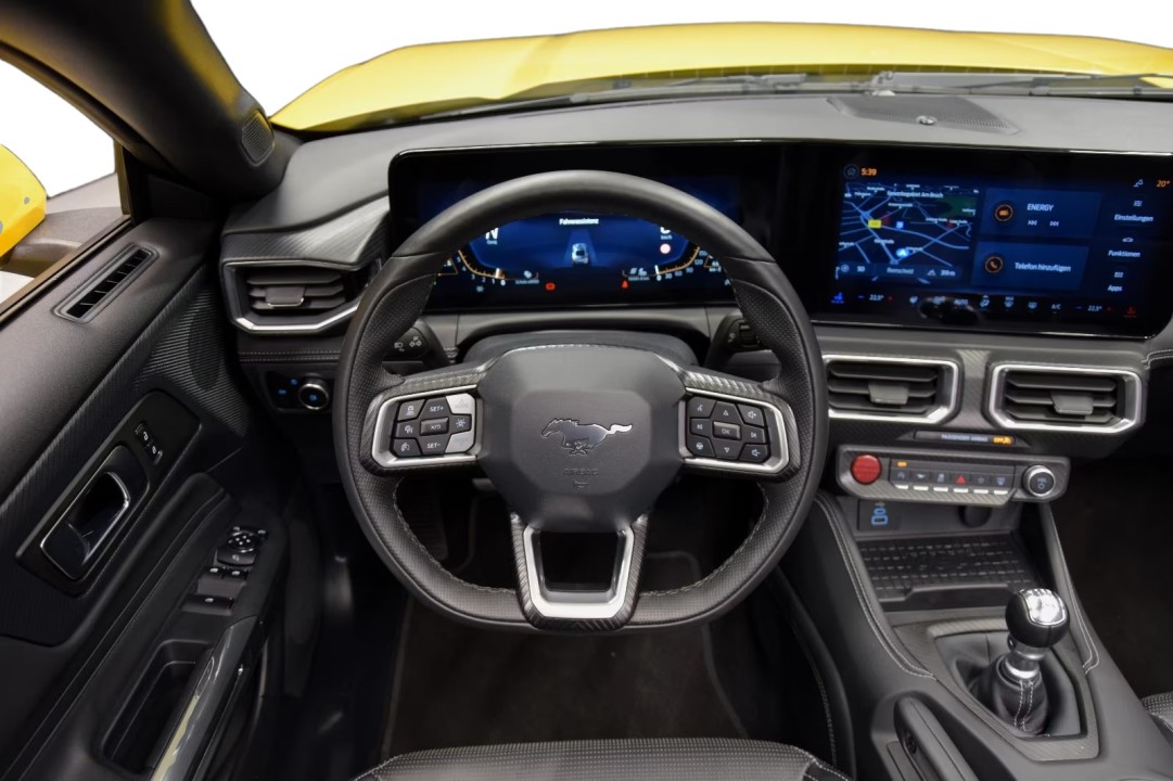 Ford Mustang GT Convertible - foto 11