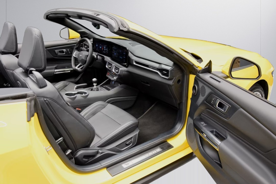 Ford Mustang GT Convertible - foto 14