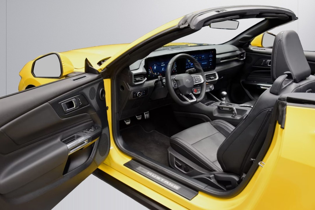 Ford Mustang GT Convertible - foto 13