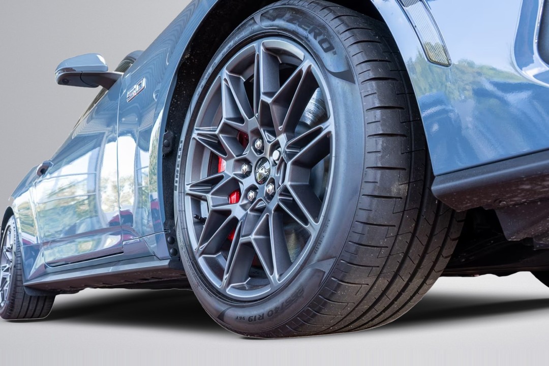 Ford Mustang GT Fastback - foto 17