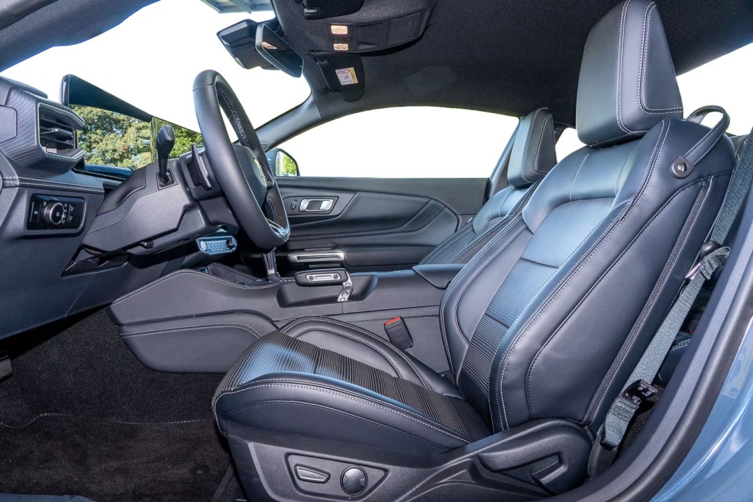 Ford Mustang GT Fastback - foto 6