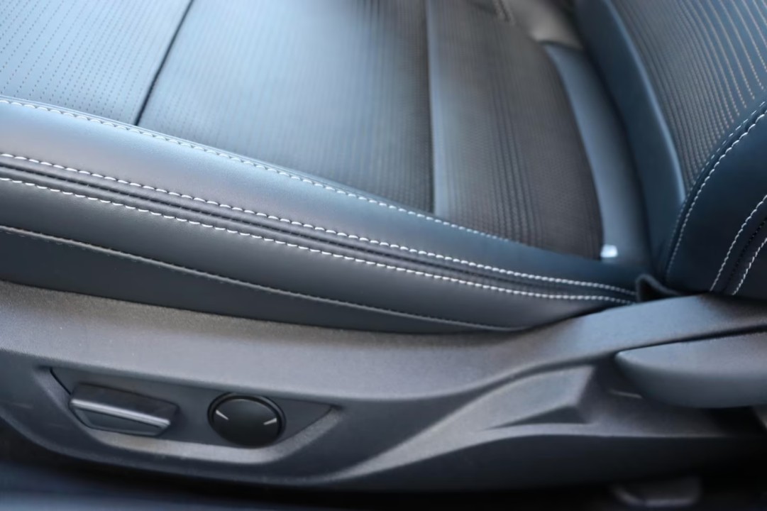 Ford Mustang - foto 9