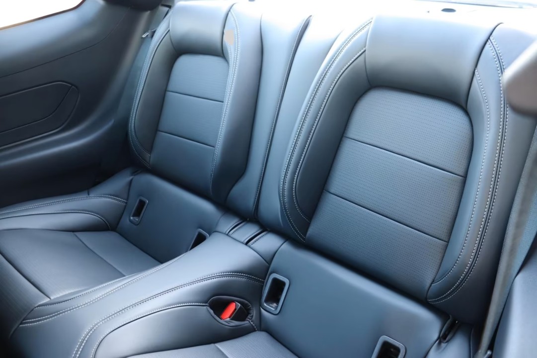 Ford Mustang - foto 11