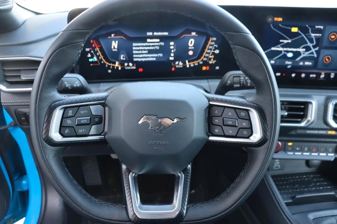 Ford Mustang - foto 14