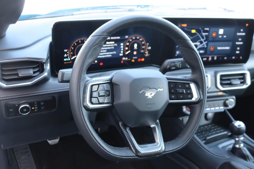 Ford Mustang - foto 12