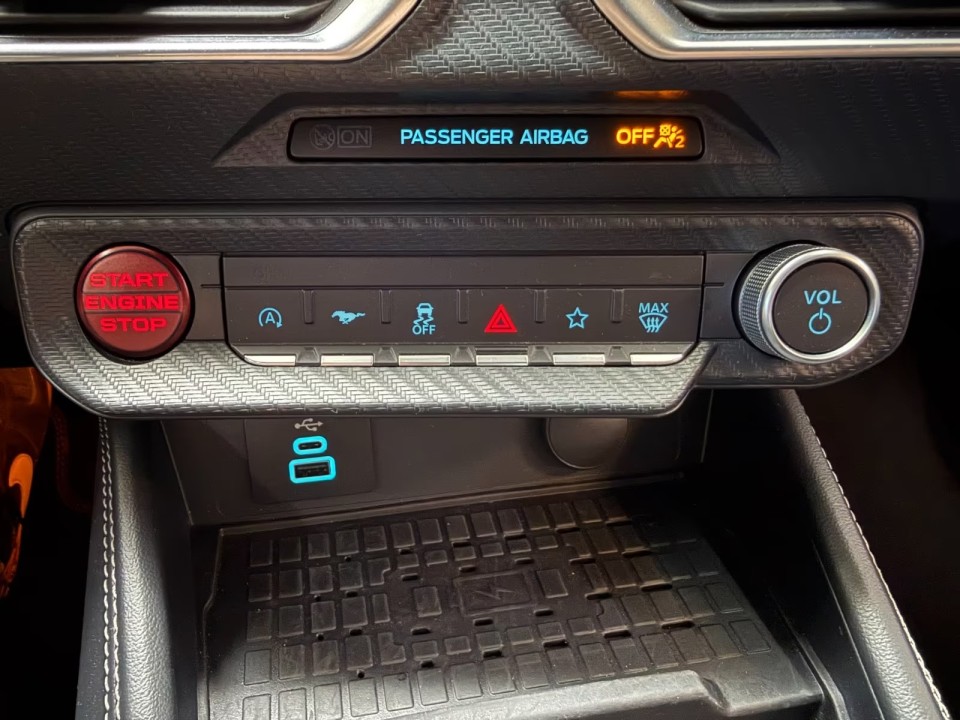 Ford Mustang Fastback - foto 16