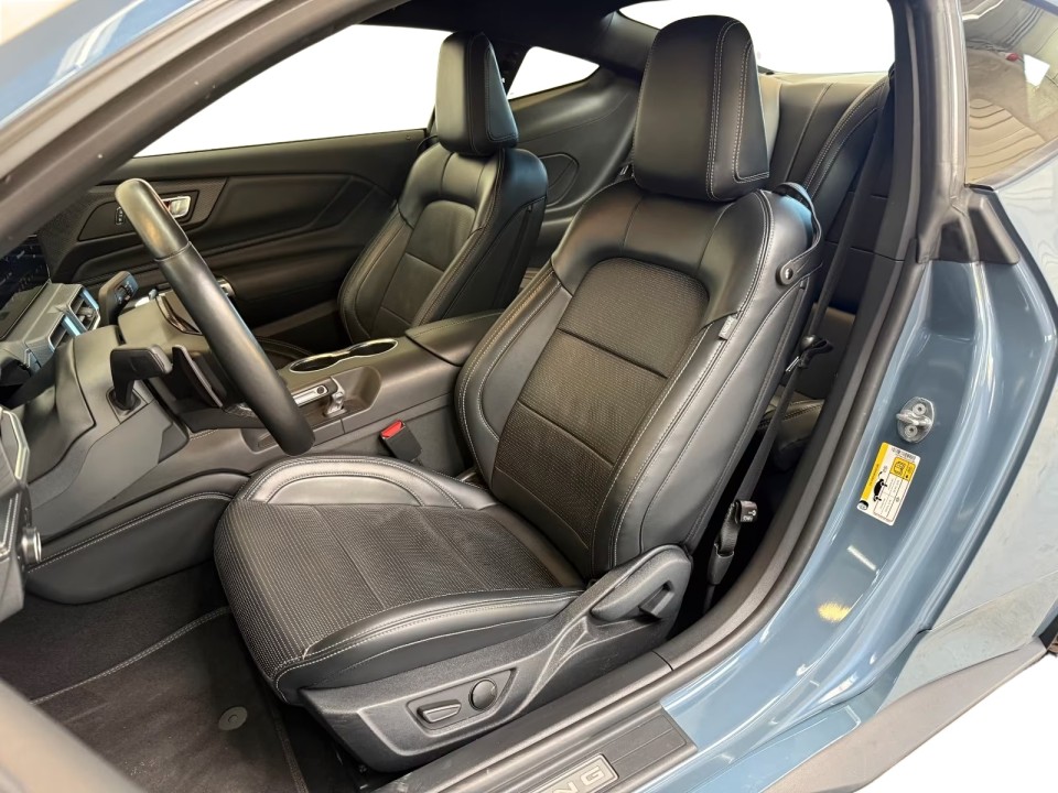 Ford Mustang Fastback - foto 9