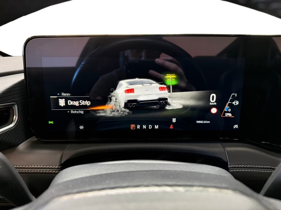 Ford Mustang Fastback - foto 12