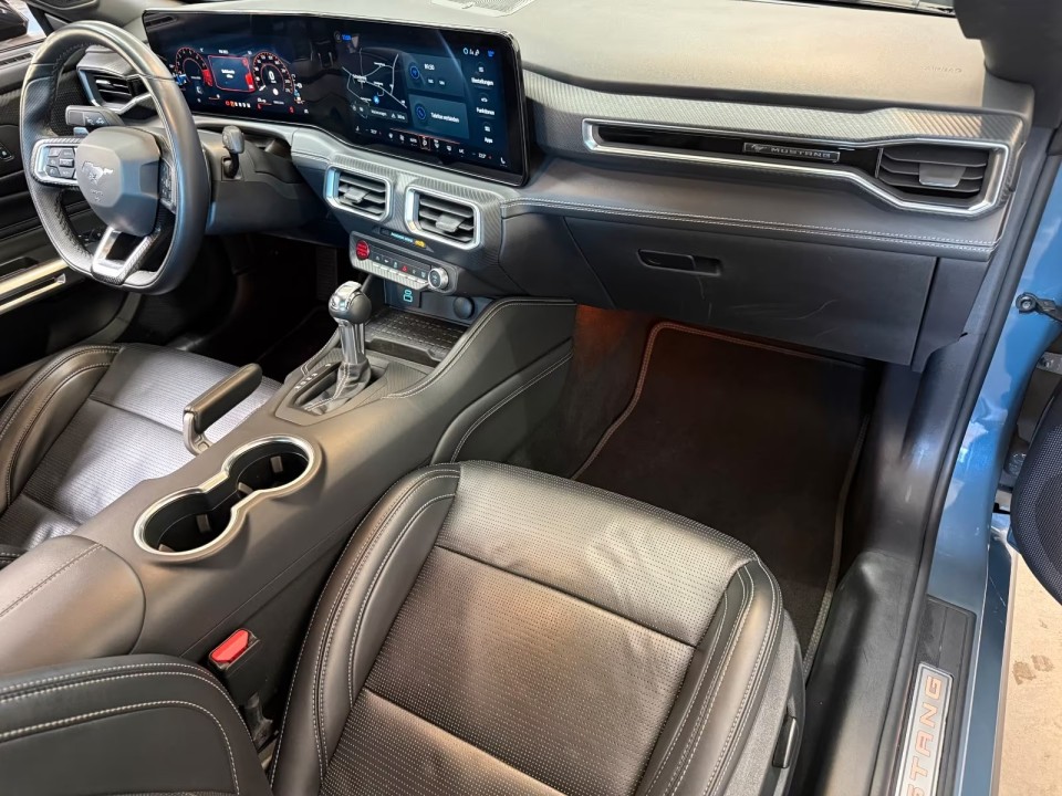 Ford Mustang Fastback - foto 8