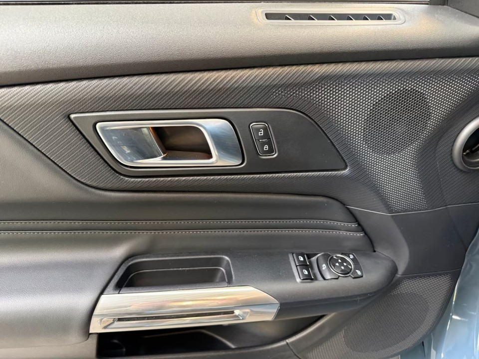 Ford Mustang Fastback - foto 24