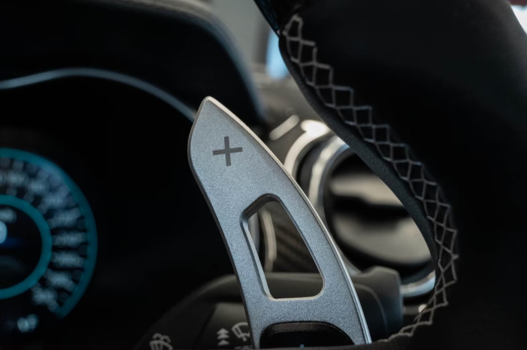 Ford Mustang GT 5.0 V8 - foto 14