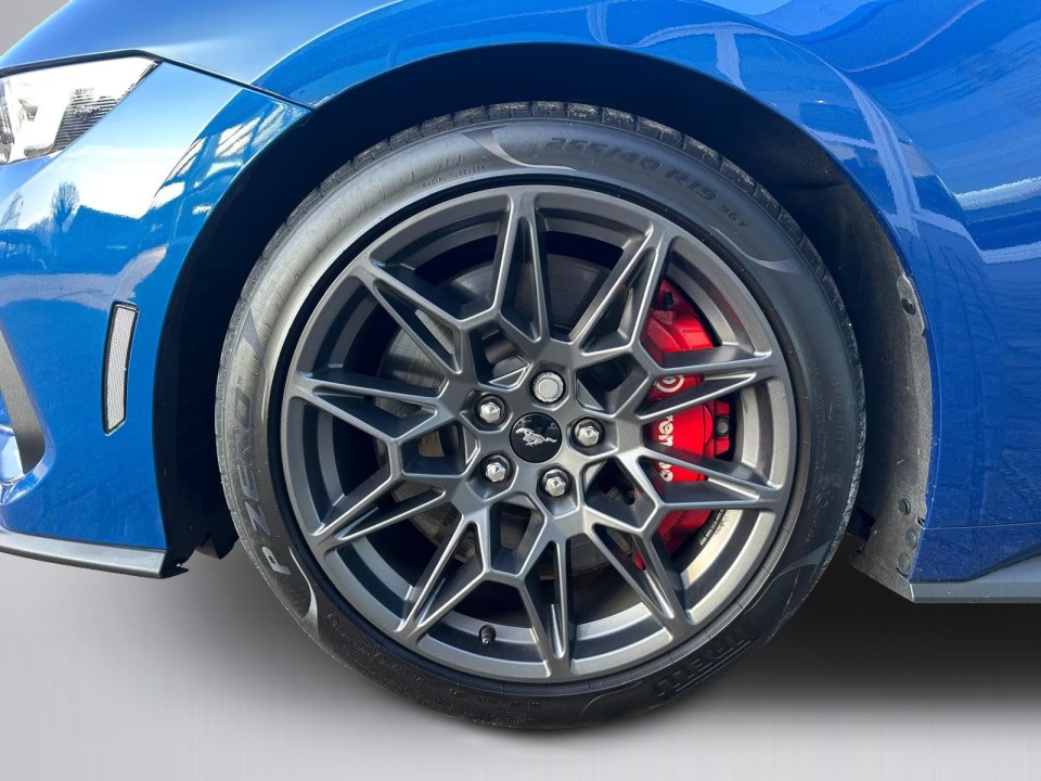 Ford Mustang - foto 16