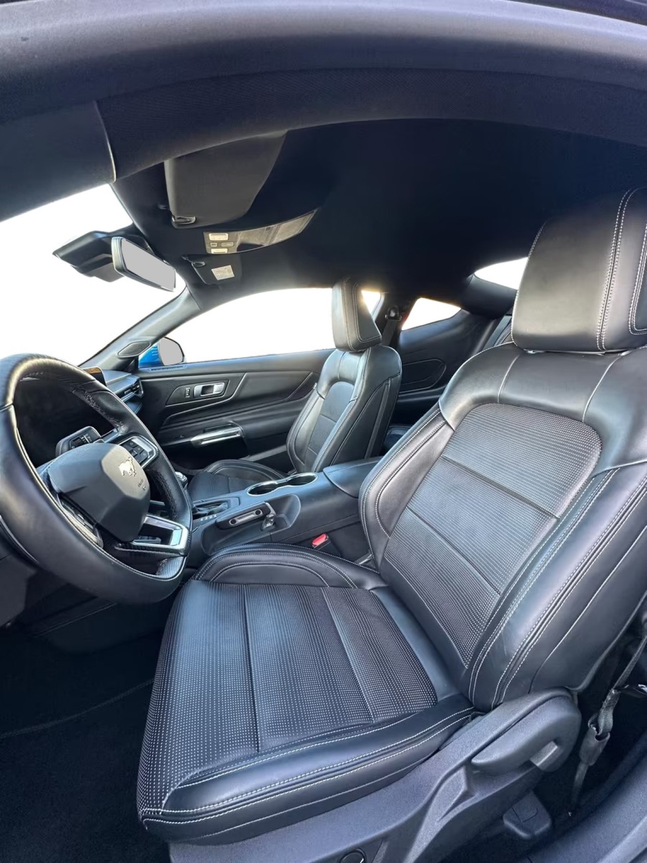 Ford Mustang - foto 9