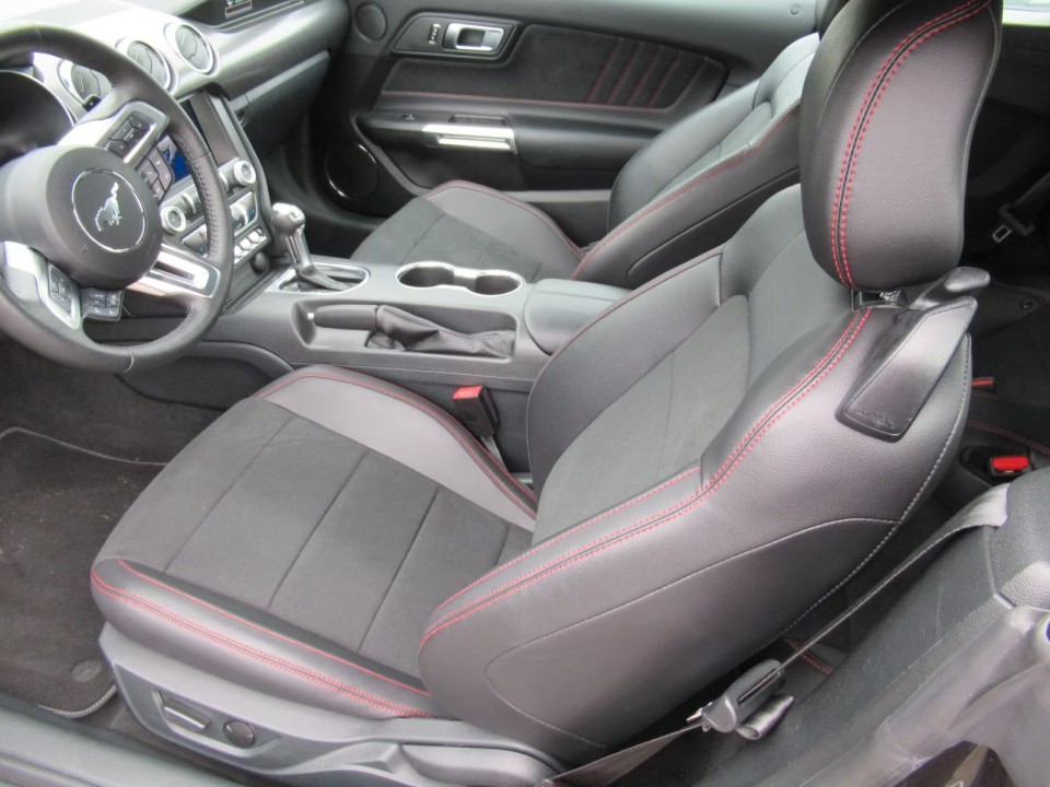 Ford Mustang GT Convertible - foto 10