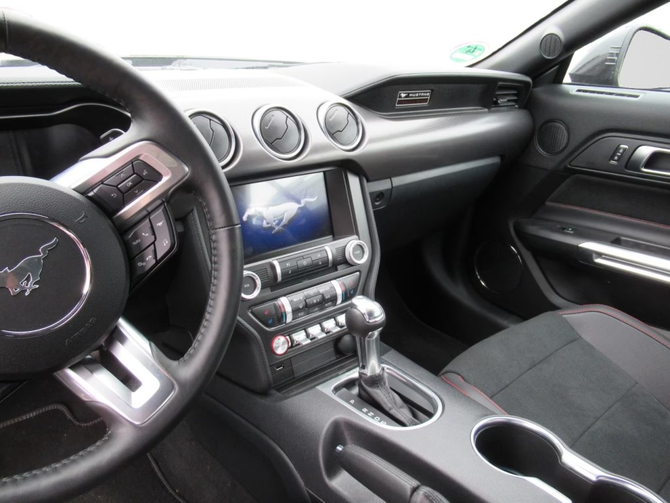 Ford Mustang GT Convertible - foto 13