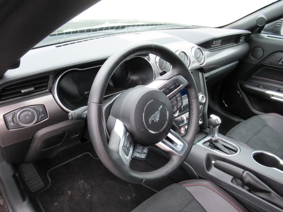 Ford Mustang GT Convertible - foto 11