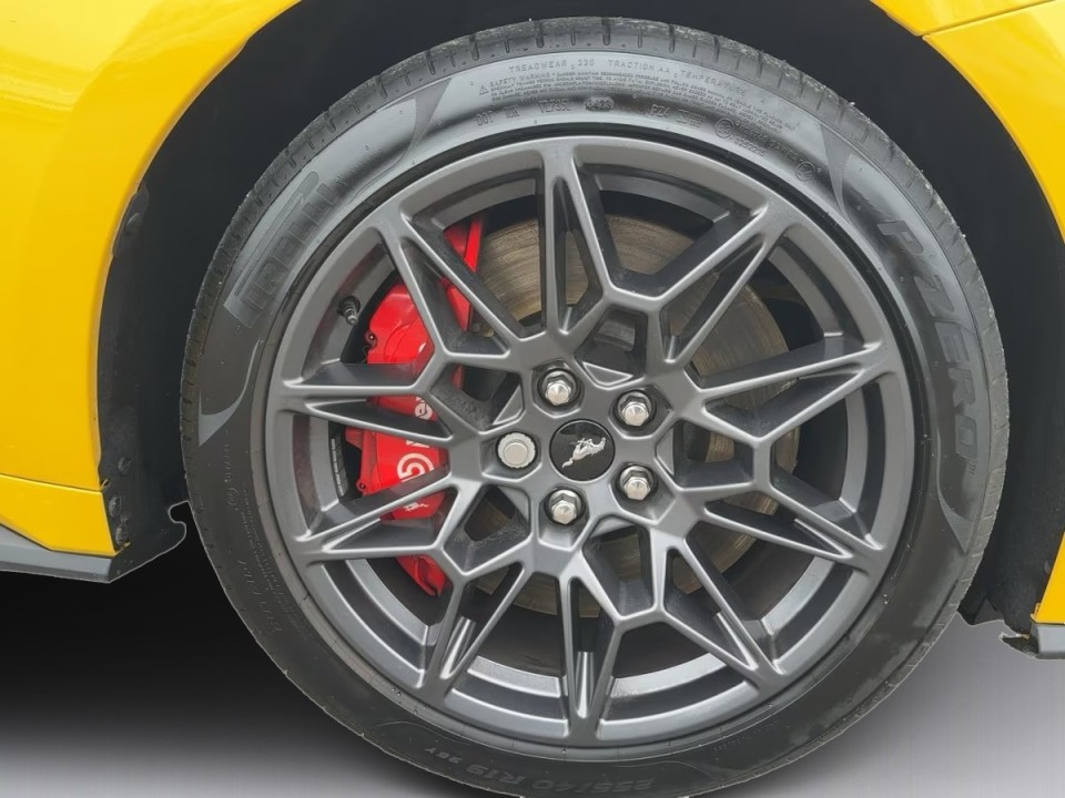 Ford Mustang GT Fastback - foto 17