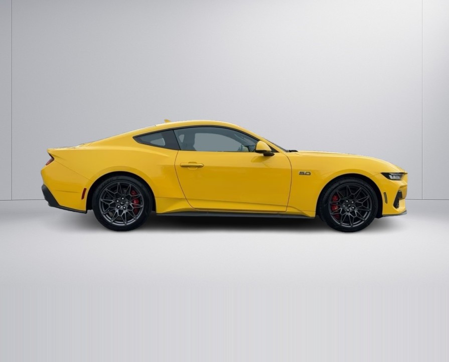 Ford Mustang GT Fastback (2)