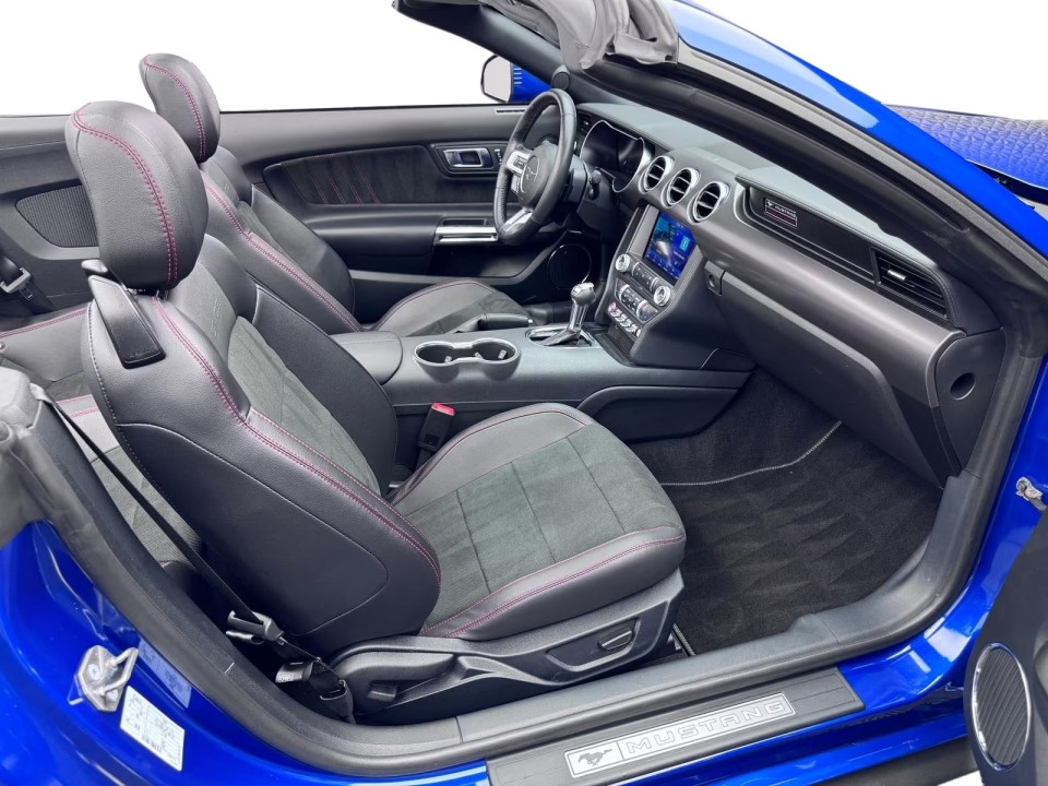 Ford Mustang - foto 14