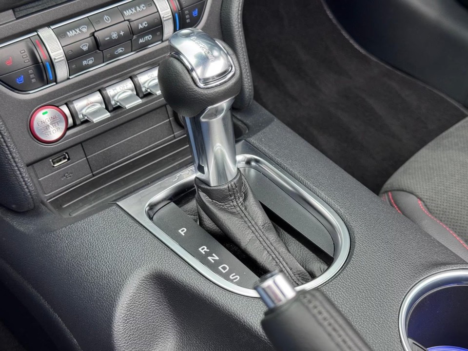 Ford Mustang - foto 15