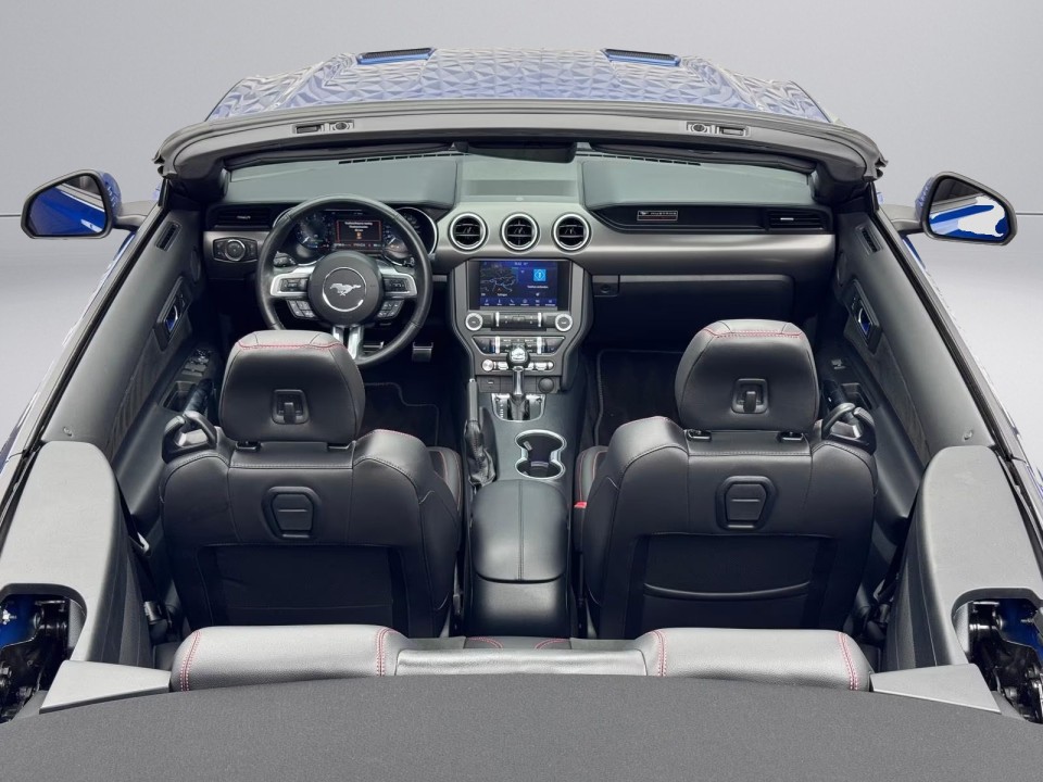 Ford Mustang - foto 10