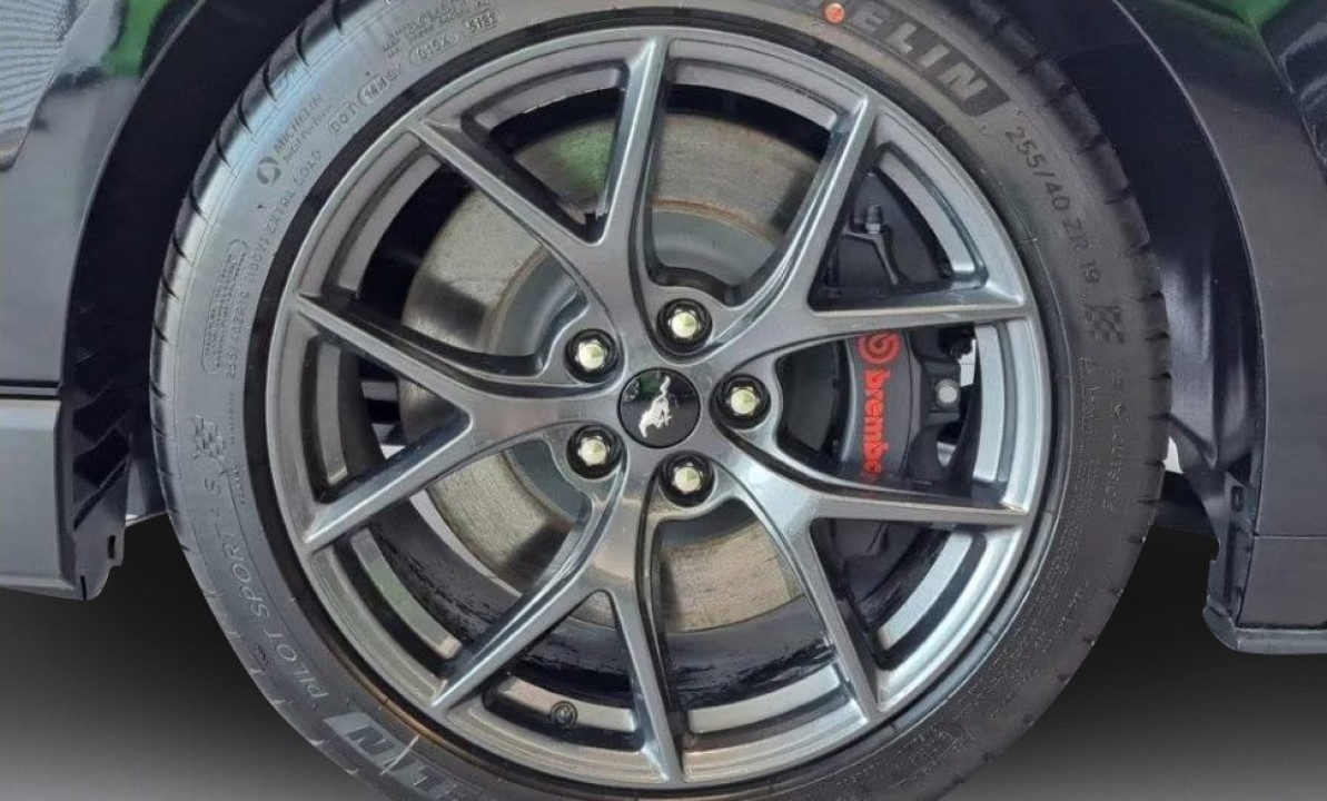 Ford Mustang Fastback - foto 15