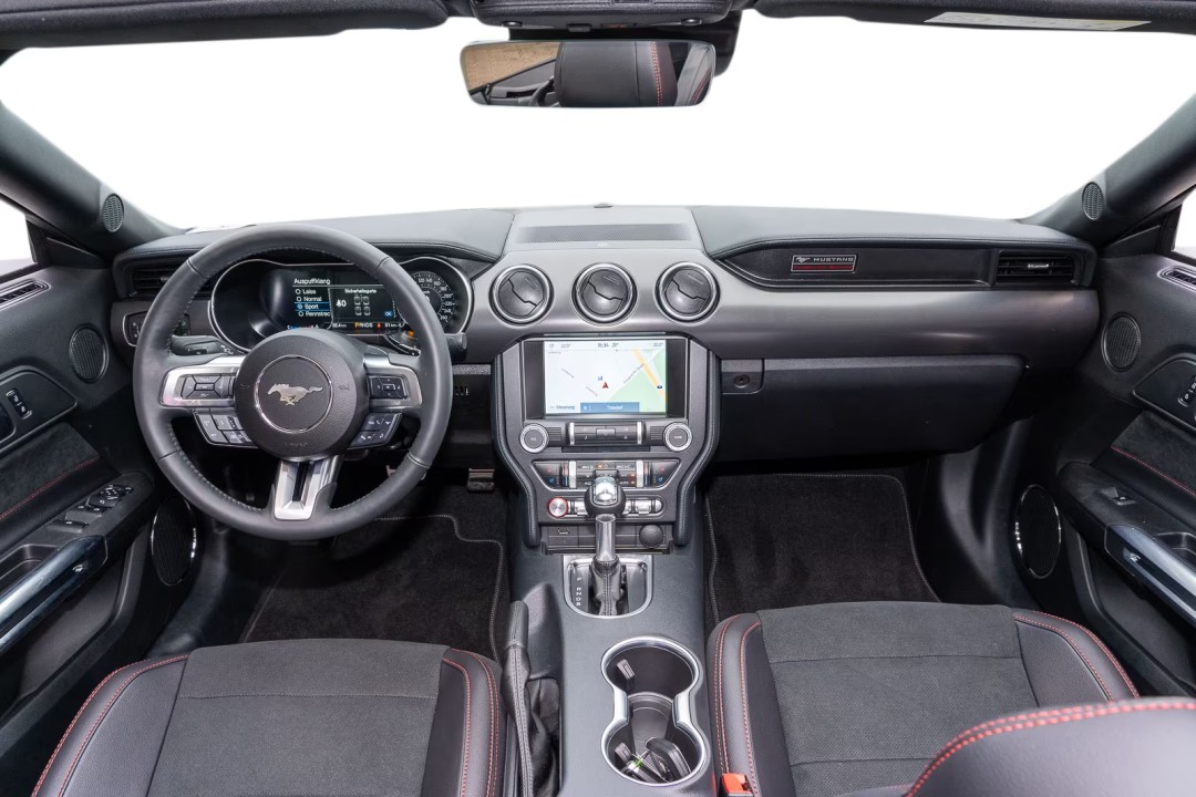 Ford Mustang GT Convertible - foto 6