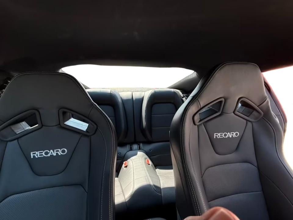 Ford Mustang - foto 6