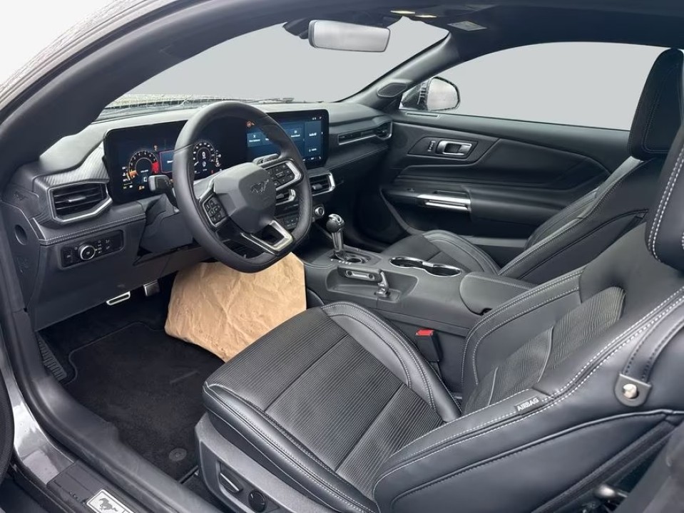 Ford Mustang Fastback - foto 7