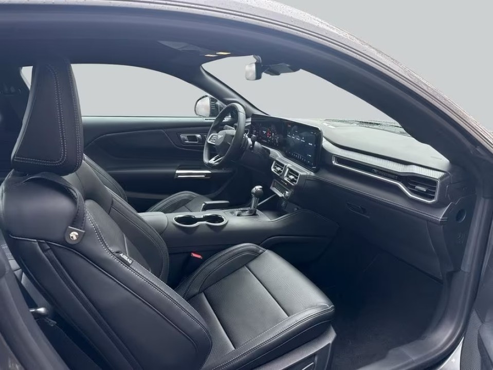 Ford Mustang Fastback - foto 8