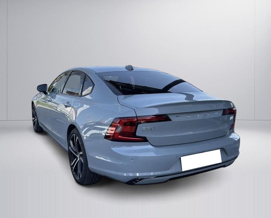 Volvo S90 Plus Dark Recharge (4)