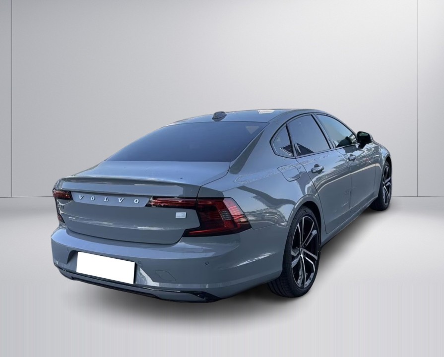 Volvo S90 Plus Dark Recharge (2)